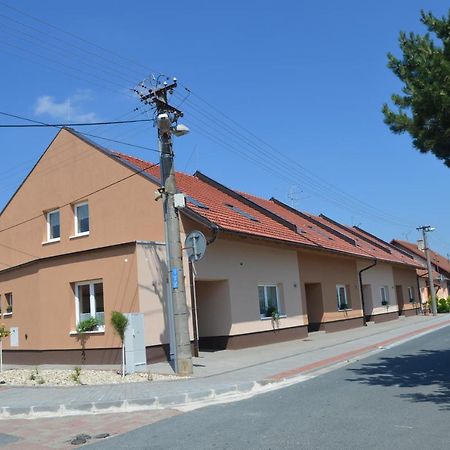Apartmany Za Dvorem Вельке-Павловице Экстерьер фото