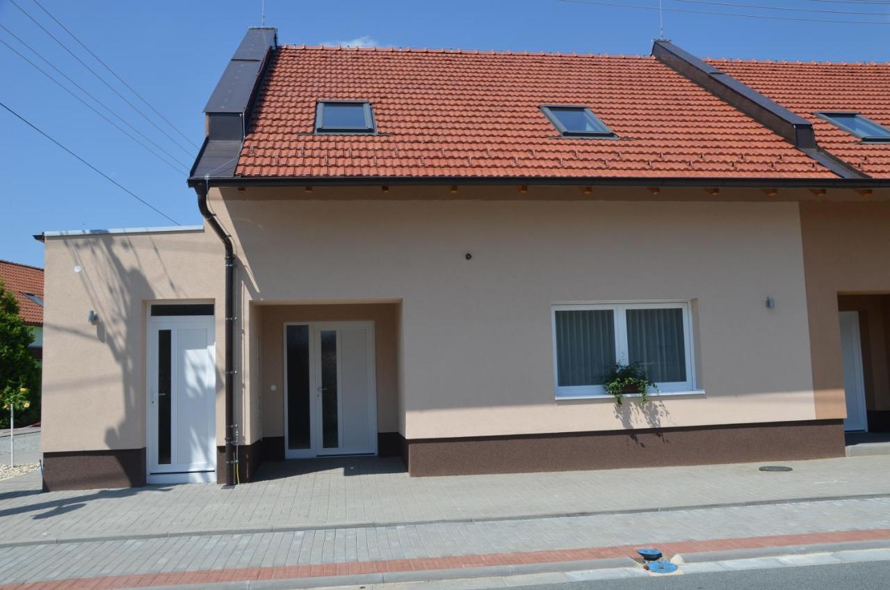 Apartmany Za Dvorem Вельке-Павловице Экстерьер фото